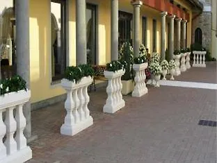 Scia' On Martin Hotel Buscate